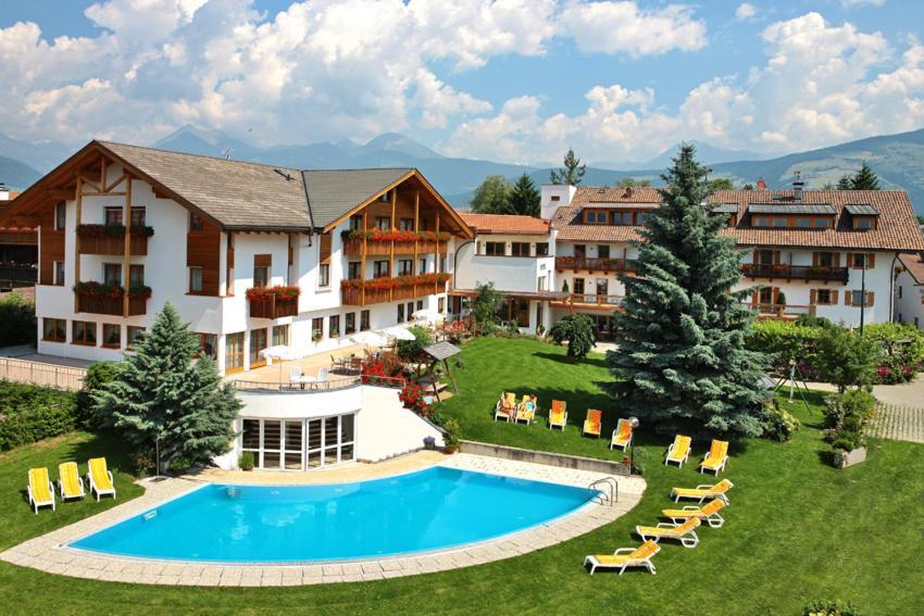 Hotel Langhof Natz-Schabs Екстериор снимка