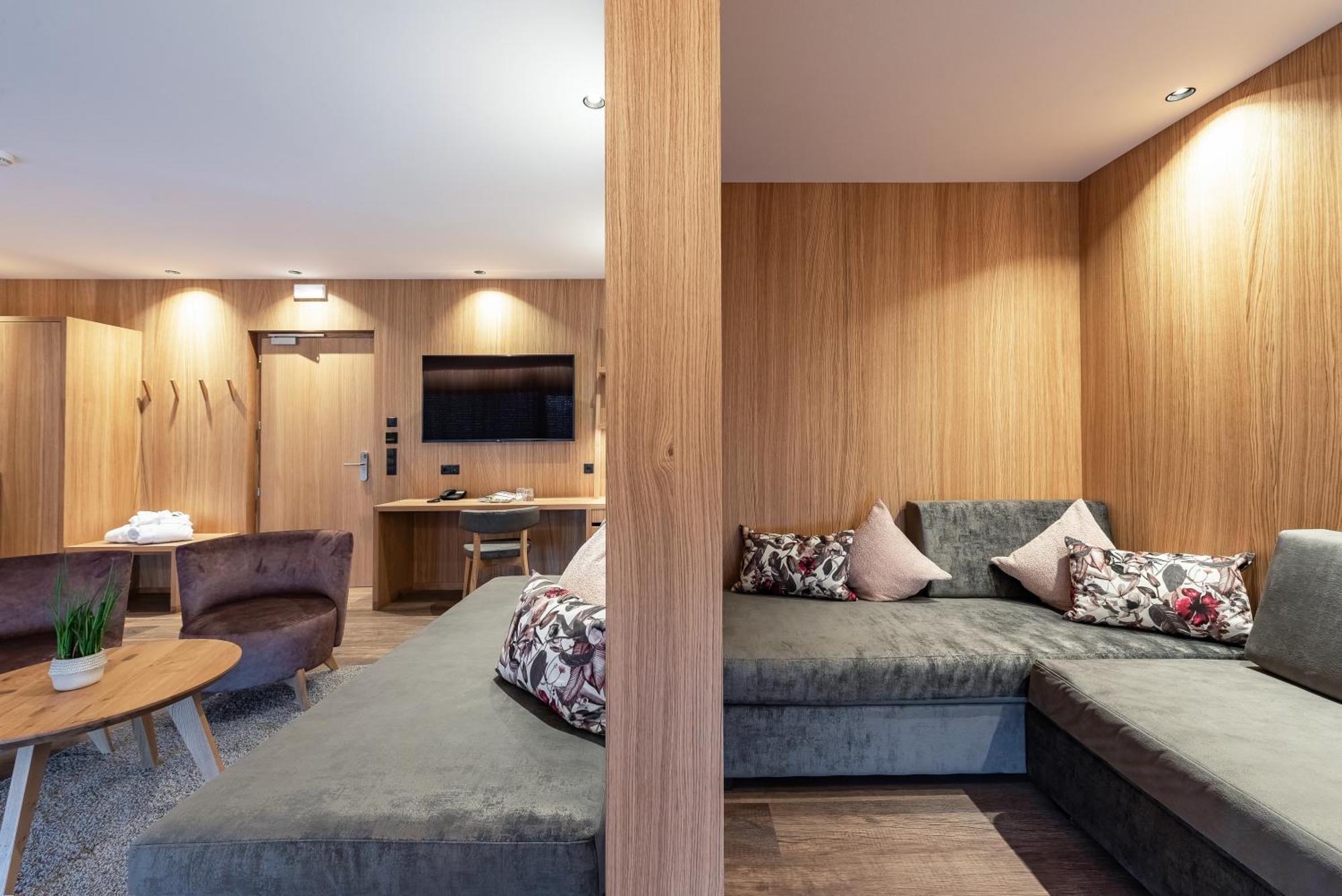 Hotel Langhof Natz-Schabs Екстериор снимка